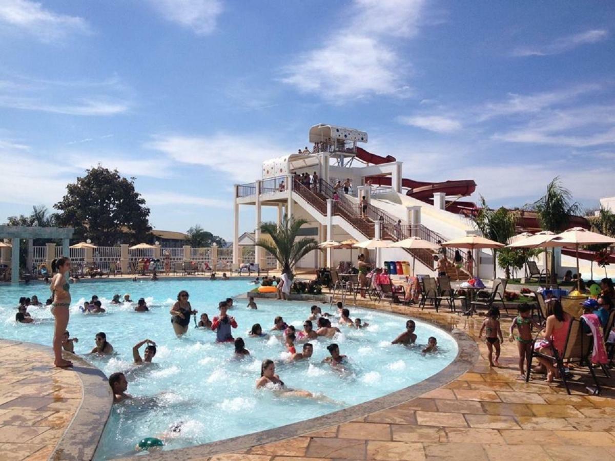 Lacqua Di Roma Com Piscina De Ondas *