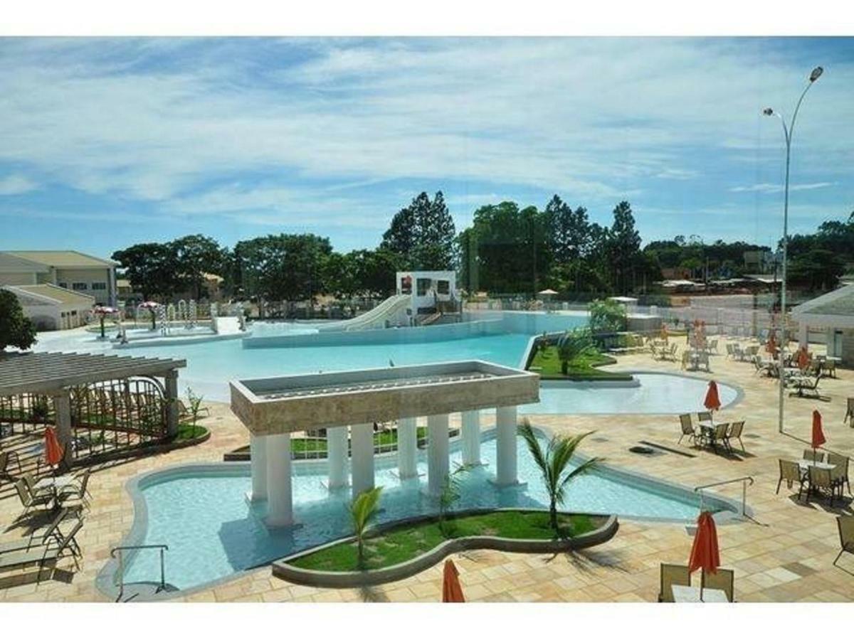 Lacqua Di Roma Com Piscina De Ondas Caldas Novas